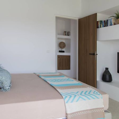 Hide Out Suites Mylopotas Bilik gambar